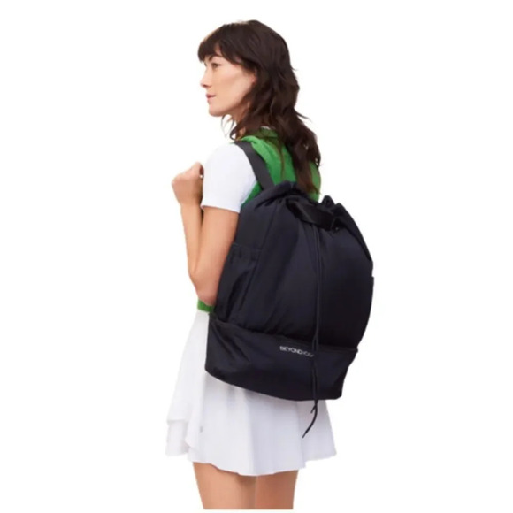 EUC Beyond Yoga gym backpack convertible bag oversized Black - Picture 1 of 10